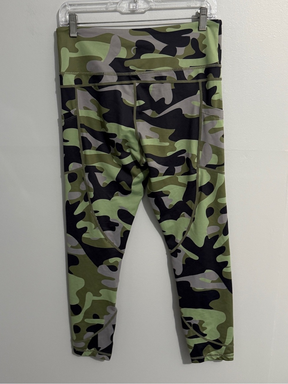 Zyia Leggings Womens 12 Green Camo Mid Rise Cropped Active Light N Tight
